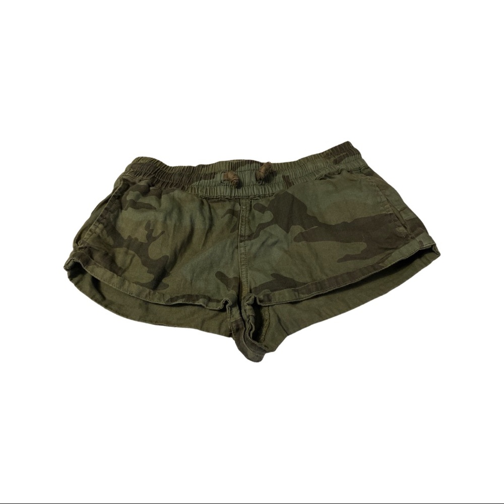 TNA CAMOUFLAGE SHORTS